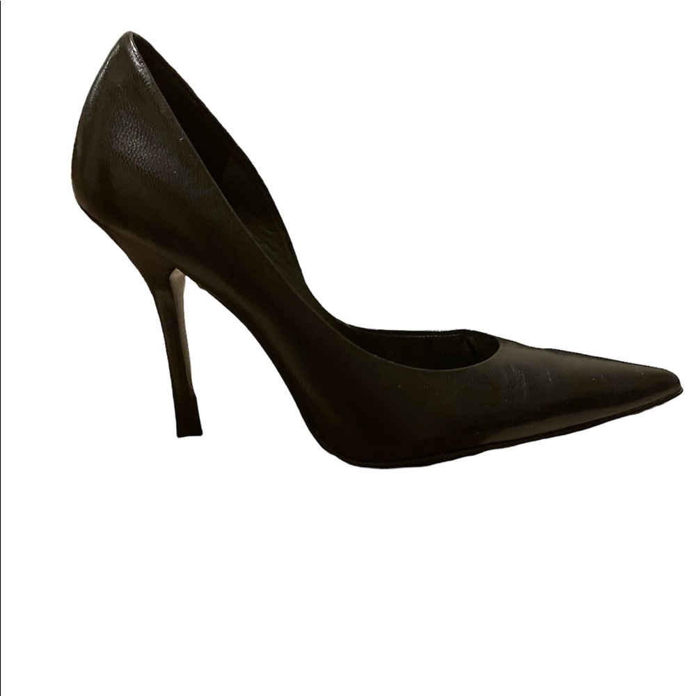 🍾 Elegant Guess by Marciano pair if Guess black heels size 6 1/2